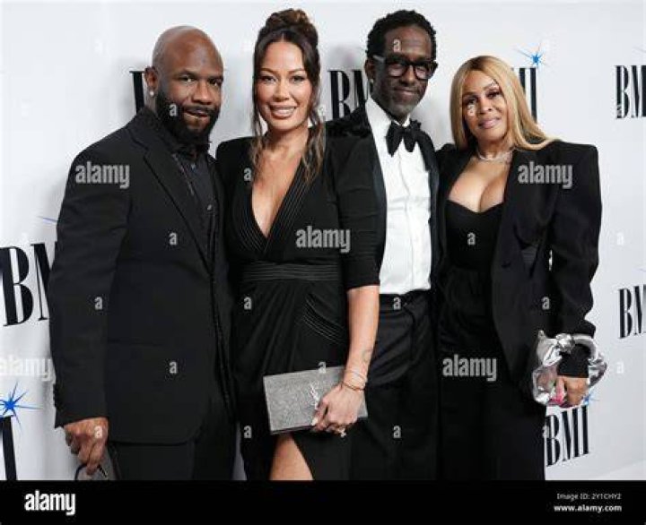 Wanya Morris' Wife: Uncovering The Identity Of His Beloved