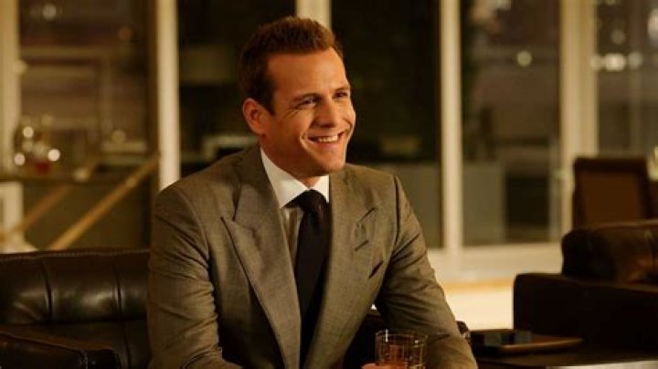 What Age Is Harvey Specter In Suits?