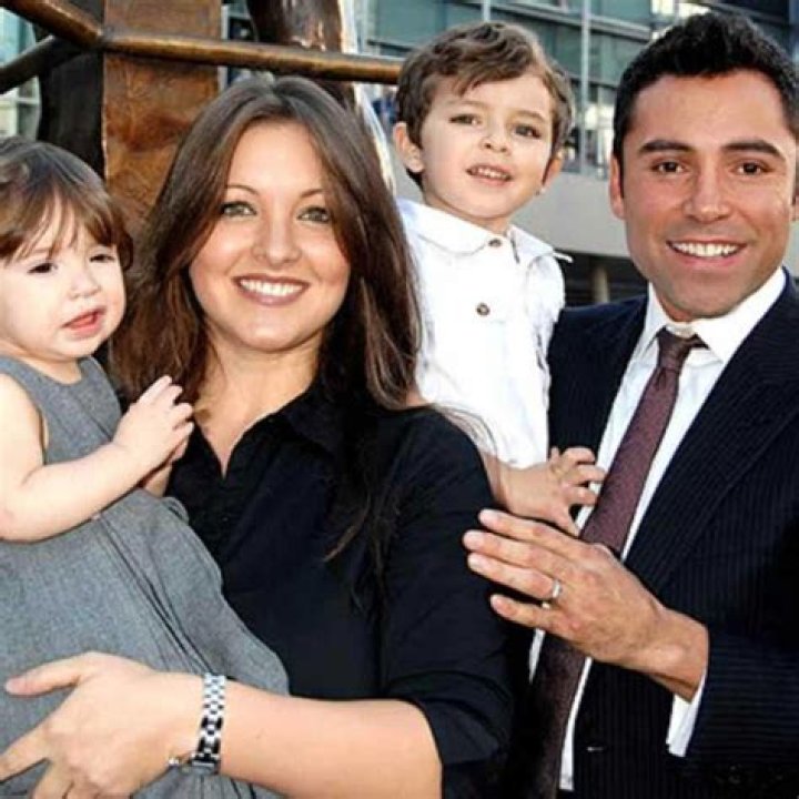 Who Are Oscar De La Hoya's Siblings?