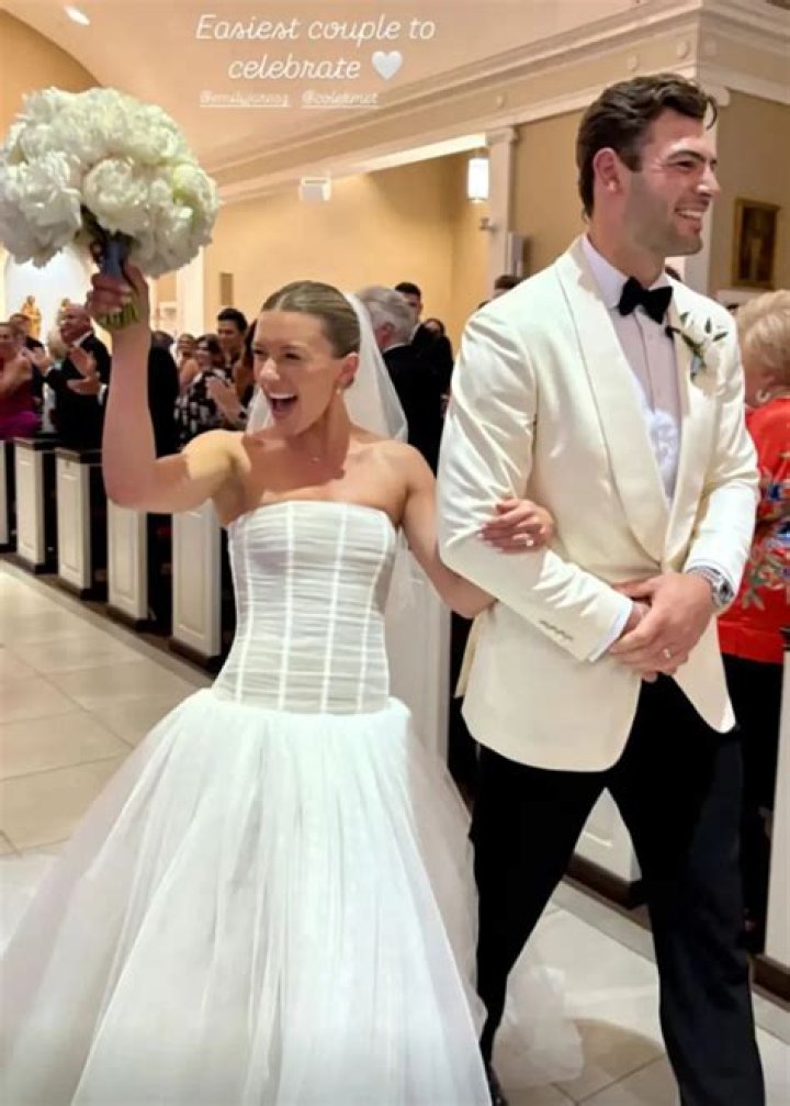 Who Is Sarah Jarosz Married To?