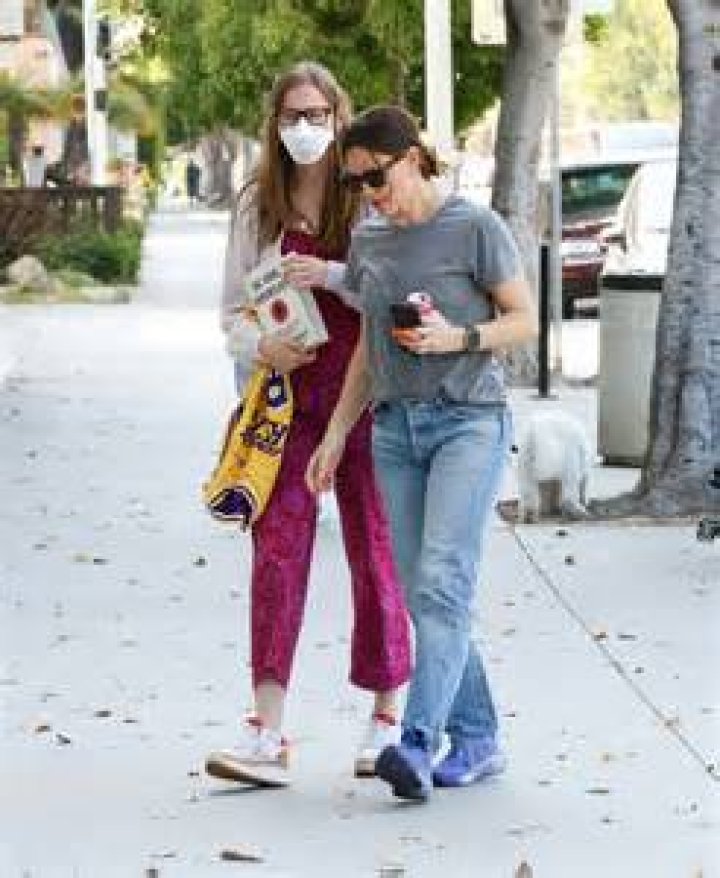 Why Does Jennifer Garner's Daughter Always Wear A Mask?